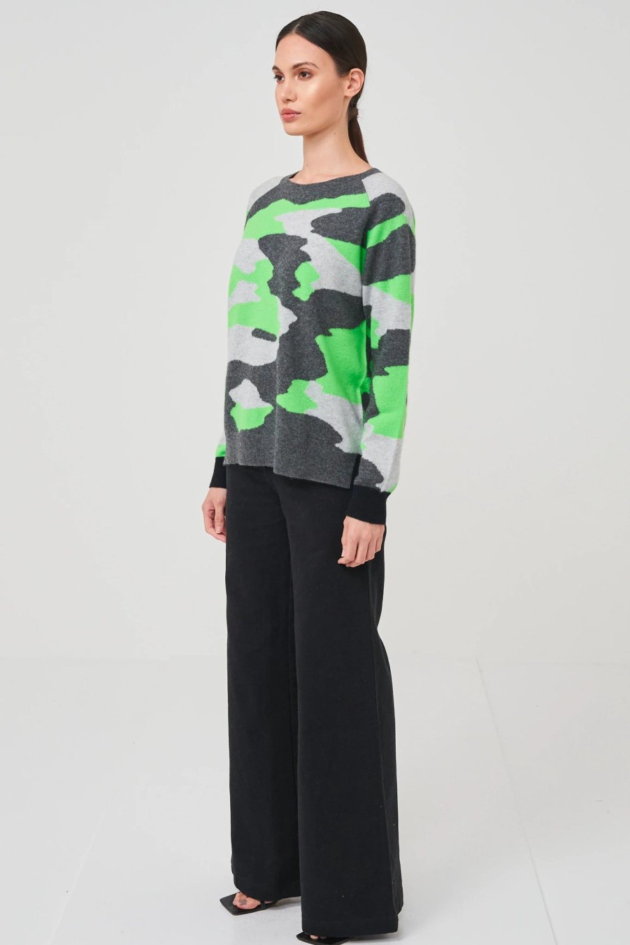 Women Brodie Cashmere Knitwear And Sweaters | Brodie Cashmere Cora Camo Jumper In Grey And Neon Green