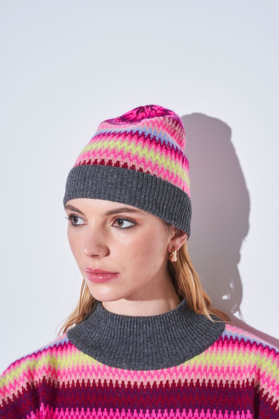 Women Brodie Cashmere Gloves & Hats And Scarves | Brodie Fairisle Beanie Hat In Grey And Pink