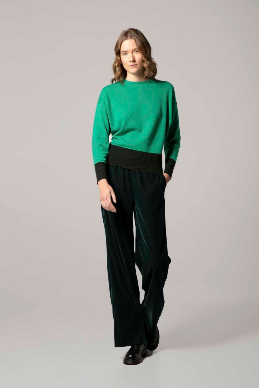 Women Caractere Trousers & Skirts And Shorts | Caractere Velvet Trousers P269Ao In Black